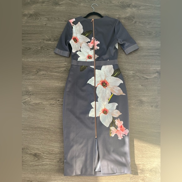 Ted Baker London size 2 - Picture 2 of 2